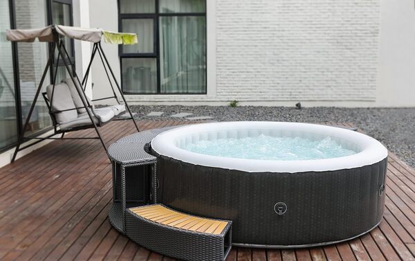 MSPA Jacuzzi Gonflable d'extérieur Gardwell Grey Cloud 204 x 70 cm pour 6 Personnes avec Buses de Massage et Filtre – Fonction de gonflage par Simple Pression d'un Bouton Piscine Ronde en Gris