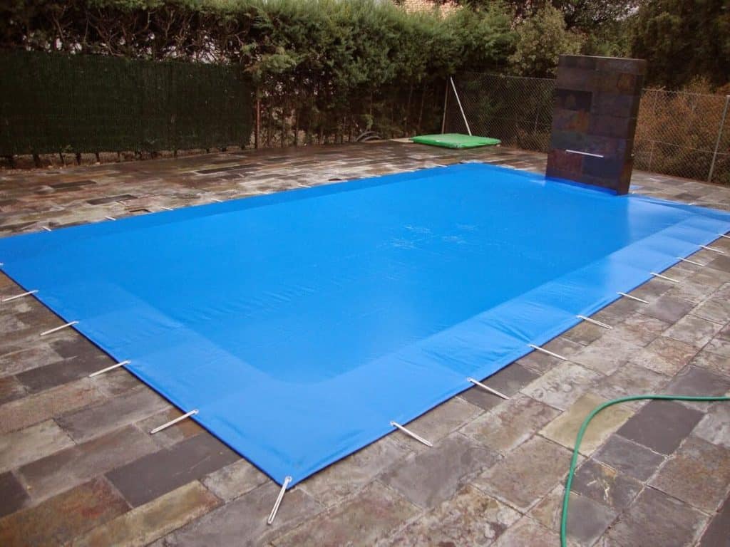 Test de la couverture piscine hiver 10, 30 x 5, 30 m