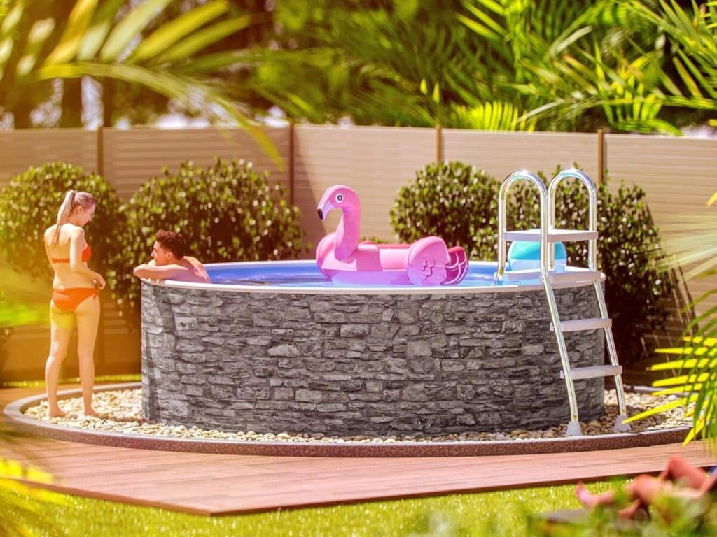 Test de la piscine ronde poolomio : robustesse et style pierre