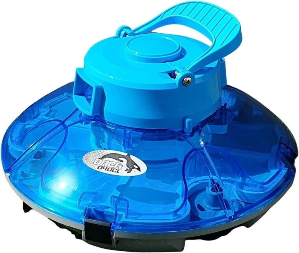 Test Orca O40 CL : l'aspirateur robot sans fil pour piscine et spa