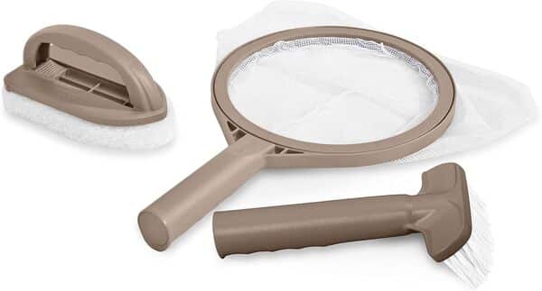 Intex Kit d'accessoires d'entretien pour jacuzzi avec brosse, porte-gobelet amovible, et cartouches de rechange pour filtre de spa de type S1, (lot de 6)