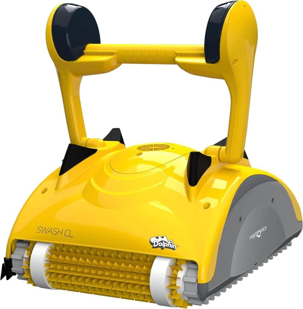 Test : robot piscine Dolphin Swash CL, l'allié des grandes piscines