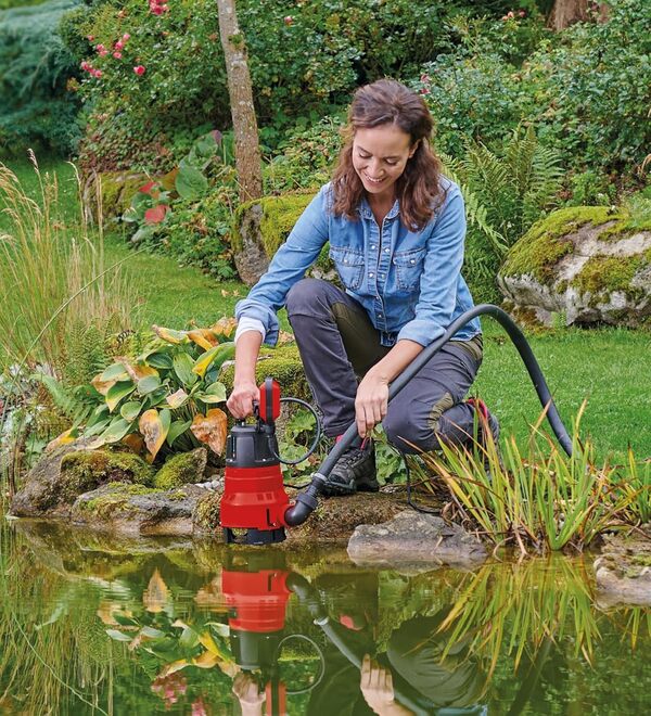 Einhell Pompe d'évacuation pour eaux chargées GC-DP 7035 LL (700 W, aspiration à plat jusqu’à 1 mm, débit de 16 000 L/h, 0,8 bar, profondeur d’immersion de 7 m, convertible eaux chargées/eaux claires)