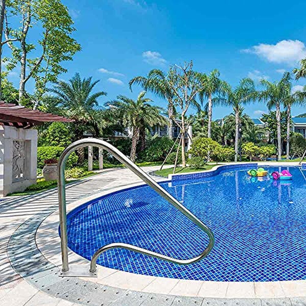 Test du tabouret de bar Comif en acier inoxydable 304 : robuste et facile à installer