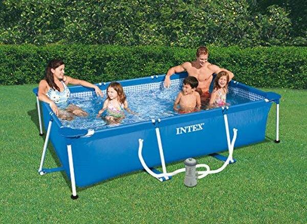 Découvrez le test détaillé de la piscine tubulaire Intex Metal Frame Junior rectangulaire : avantages, inconvénients et conseils pour l'installation optimale dans votre jardin