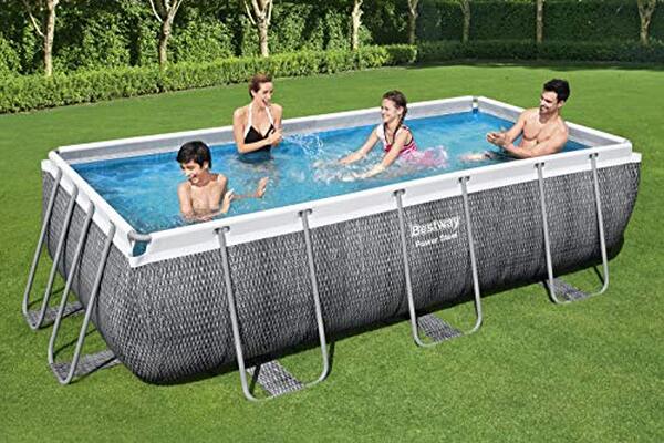 Découvrez notre test approfondi de la piscine Bestway Power Steel 404 x 201 x 100 cm : qualité, montage et design aspect rotin. Comparez les avis et trouvez la piscine idéale pour cet été.