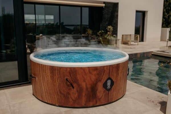 Découvrez notre avis sur le coco spa Tahiti, un spa gonflable avec 140 jets pour une relaxation optimale. Test, caractéristiques et avantages pour 6 personnes.