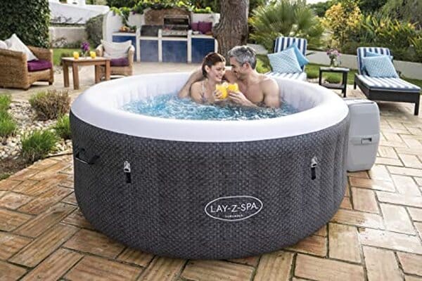 Découvrez notre test détaillé du Bestway lay-z-spa Havana airjet pour profiter d'un moment de détente et de relaxation à domicile.