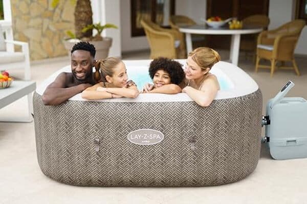 Découvrez notre test complet du spa gonflable Bestway Cabo Smart HydroJet : performances, efficacité thermique, fonctionnalités smart control et prix. Avis détaillé. 