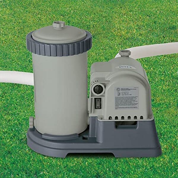 Découvrez notre test détaillé de l'épurateur Intex à cartouche 7, 2 m³/h gris : performances, avantages et inconvénients pour bien choisir votre système de filtration.