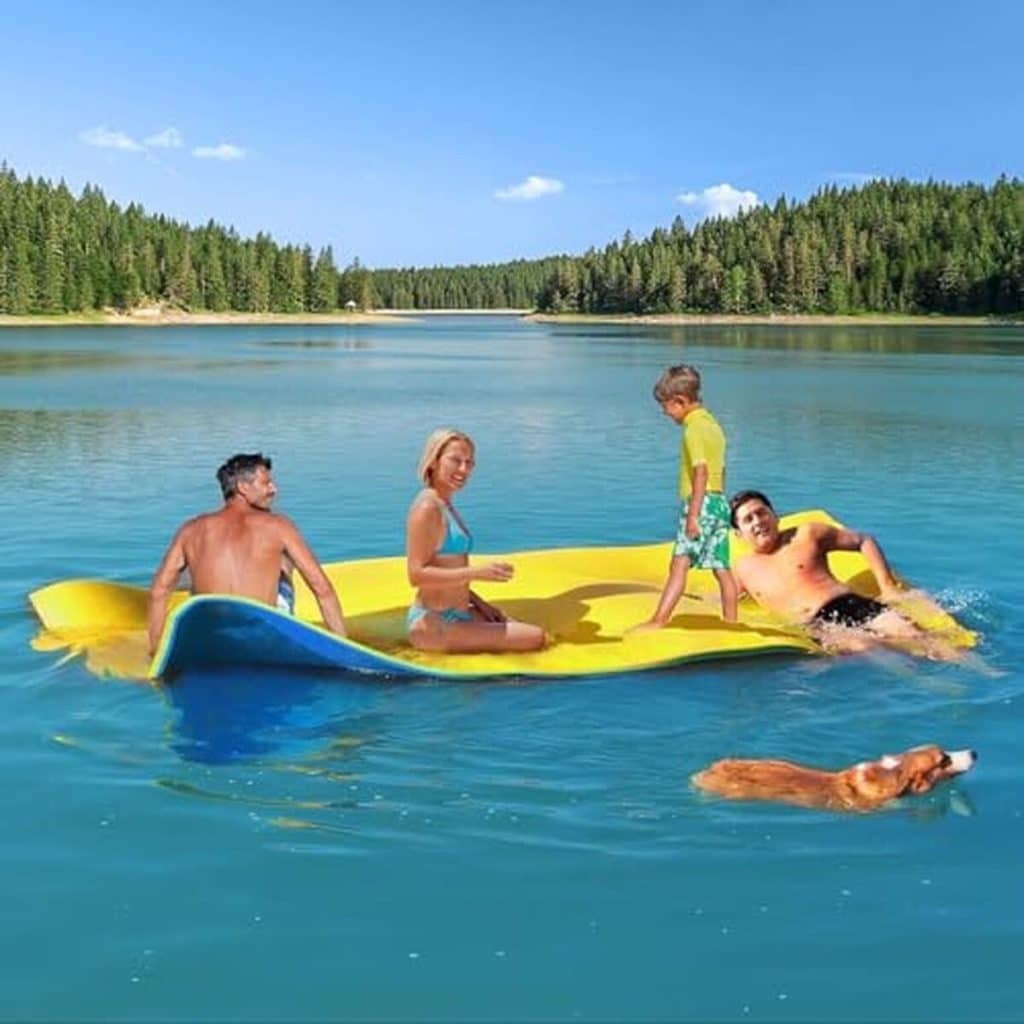 Test du tapis d'eau flottant CTSC : l'accessoire parfait pour la piscine