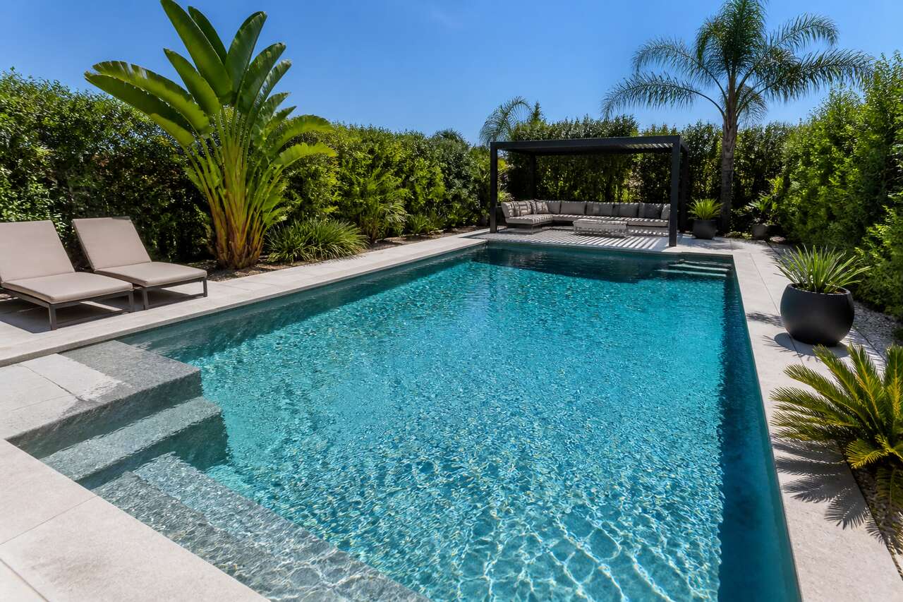 Comprendre le fonctionnement d'une piscine en résine au sel Comprendre le fonctionnement d'une piscine en résine au sel